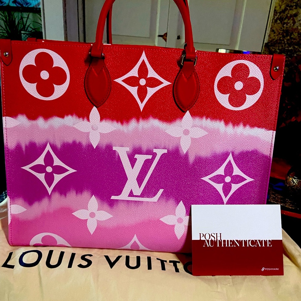 LV louis Vuitton escale
